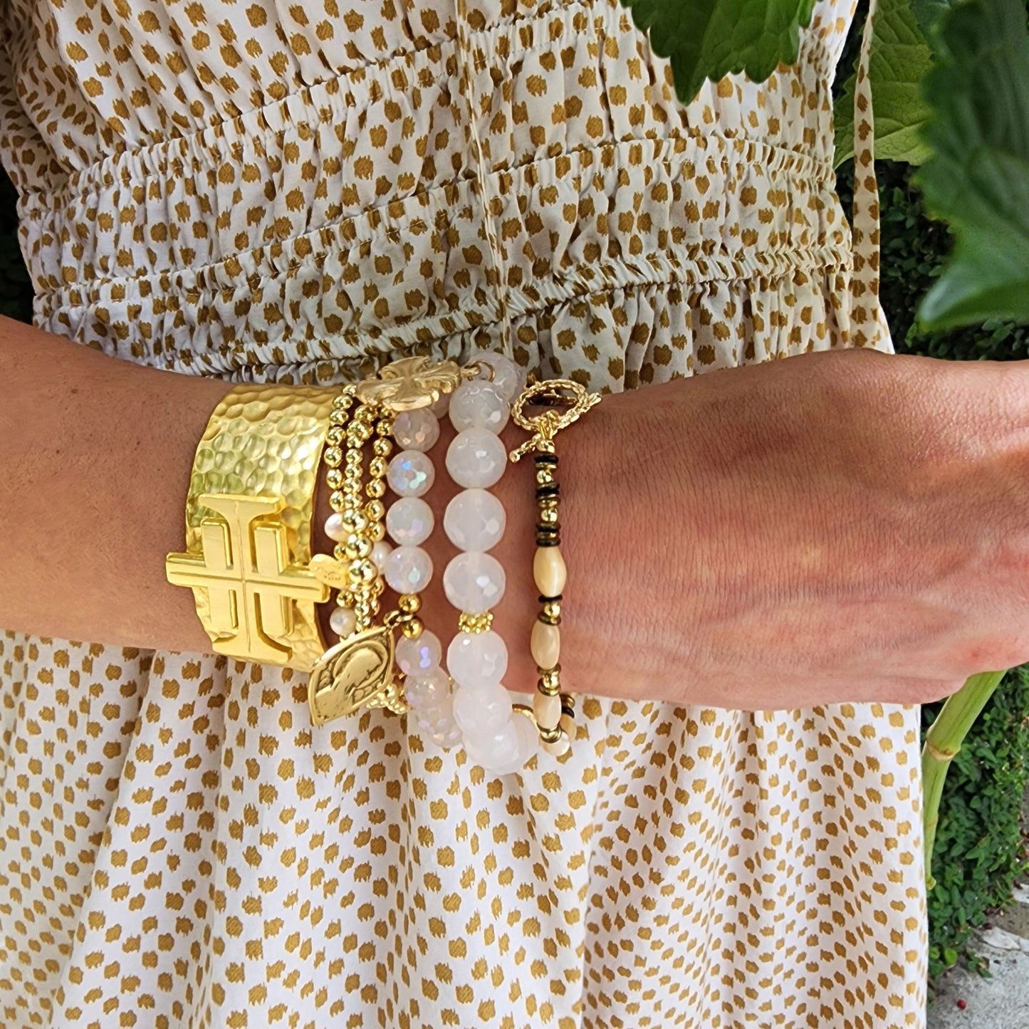 Magnifies Decade Bracelet
