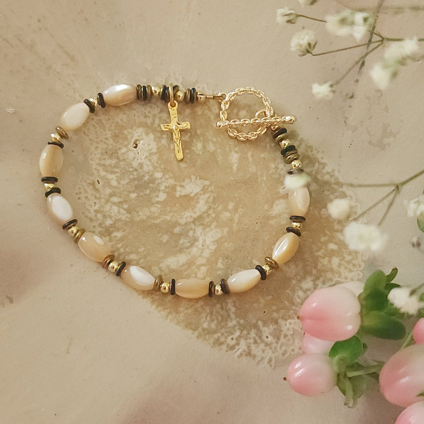 Magnifies Decade Bracelet